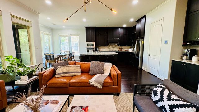 27 Jonquil Place, Tomball, TX 77375