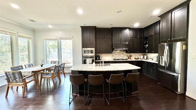 27 Jonquil Place, Tomball, TX 77375