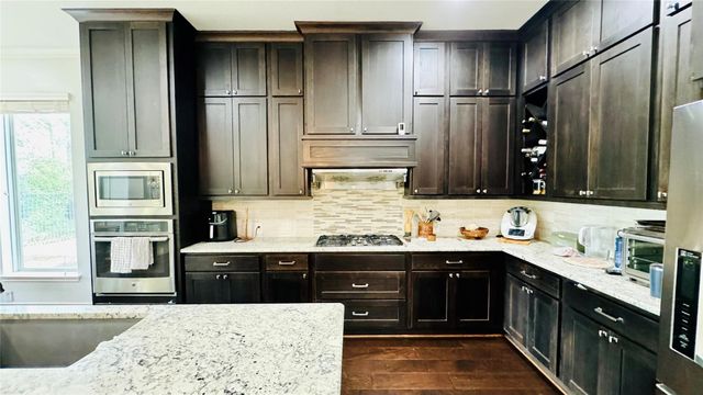 27 Jonquil Place, Tomball, TX 77375