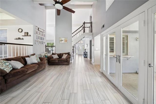 25445 Via Macarena, Valencia, CA 91355
