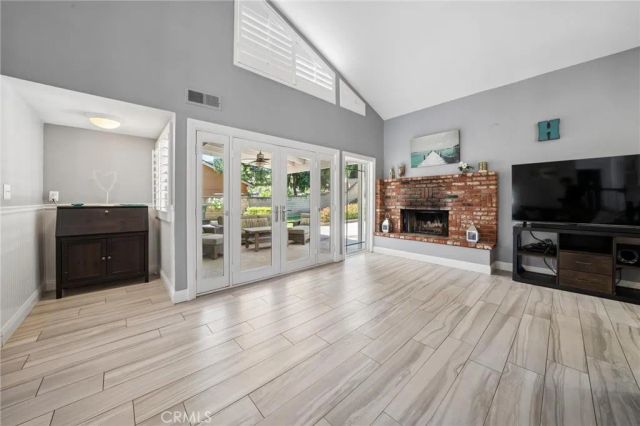 25445 Via Macarena, Valencia, CA 91355