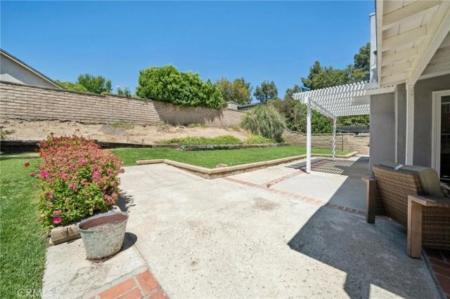 25445 Via Macarena, Valencia, CA 91355
