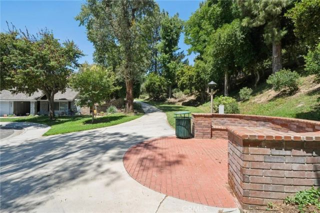 25445 Via Macarena, Valencia, CA 91355
