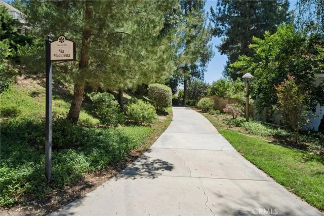 25445 Via Macarena, Valencia, CA 91355