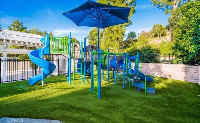 25445 Via Macarena, Valencia, CA 91355