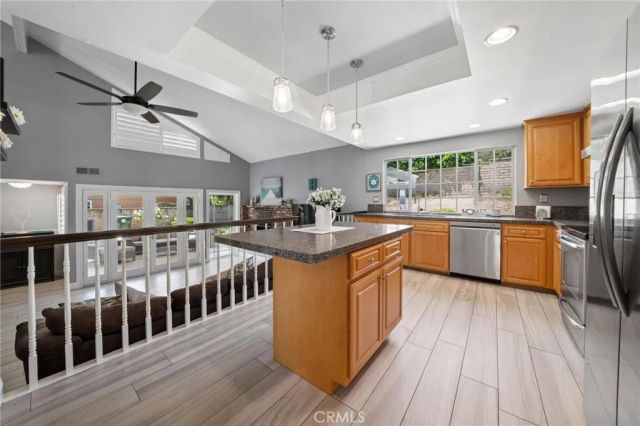 25445 Via Macarena, Valencia, CA 91355