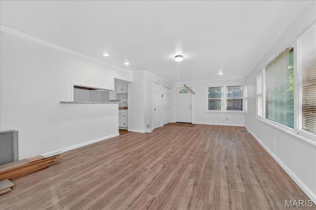 28 N Harvey Avenue, Ferguson, MO 63135
