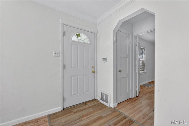 28 N Harvey Avenue, Ferguson, MO 63135
