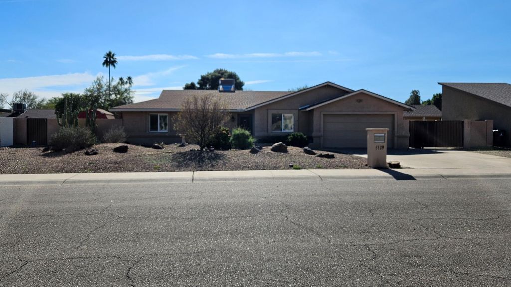 5129 E Poinsettia Drive, Scottsdale, AZ 85254