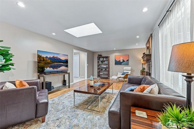 14009 NE 74th Street, Redmond, WA 98052