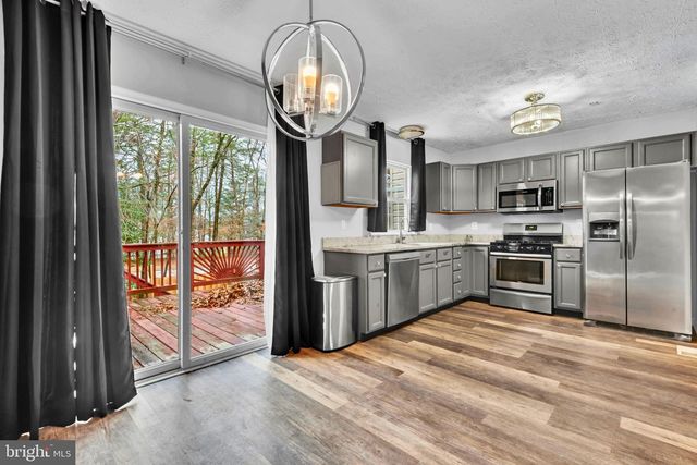 7838 FOXFARM LN, Glen Burnie, MD 21061