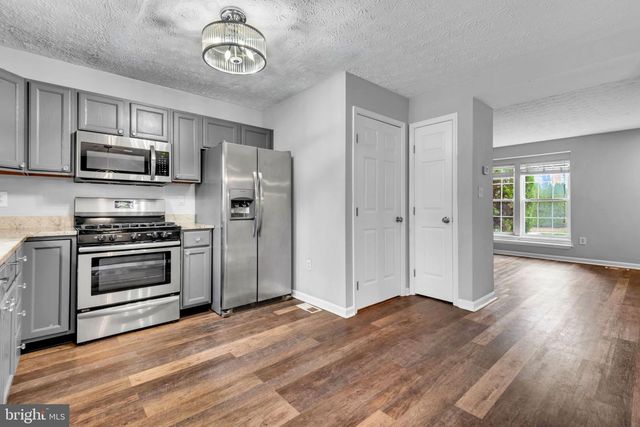 7838 FOXFARM LN, Glen Burnie, MD 21061