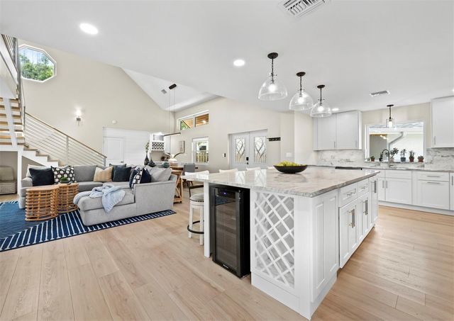 430 ISLAND CIRCLE, Sarasota, FL 34242