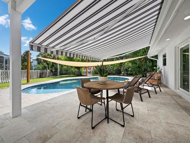 430 ISLAND CIRCLE, Sarasota, FL 34242