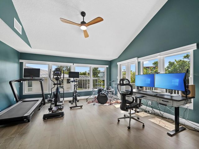 430 ISLAND CIRCLE, Sarasota, FL 34242