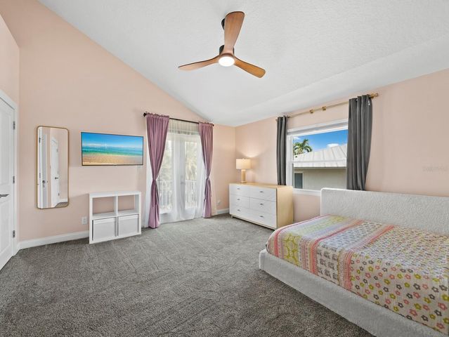 430 ISLAND CIRCLE, Sarasota, FL 34242