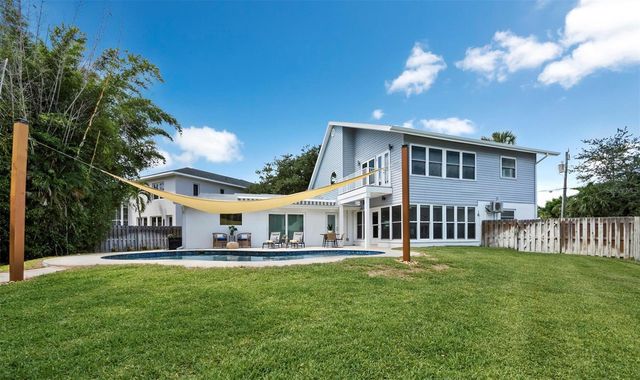 430 ISLAND CIRCLE, Sarasota, FL 34242