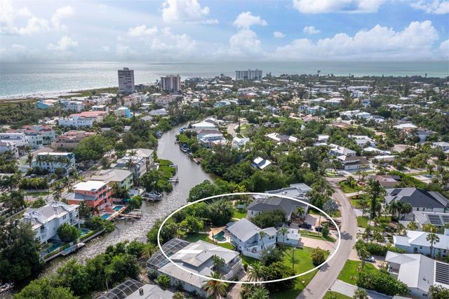 430 ISLAND CIRCLE, Sarasota, FL 34242