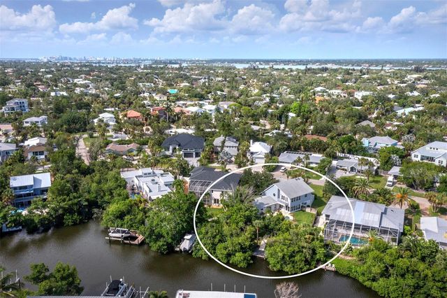 430 ISLAND CIRCLE, Sarasota, FL 34242