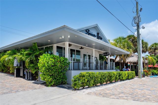 430 ISLAND CIRCLE, Sarasota, FL 34242