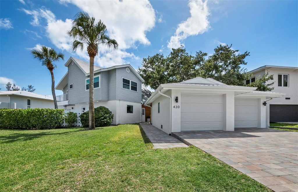 430 ISLAND CIRCLE, Sarasota, FL 34242
