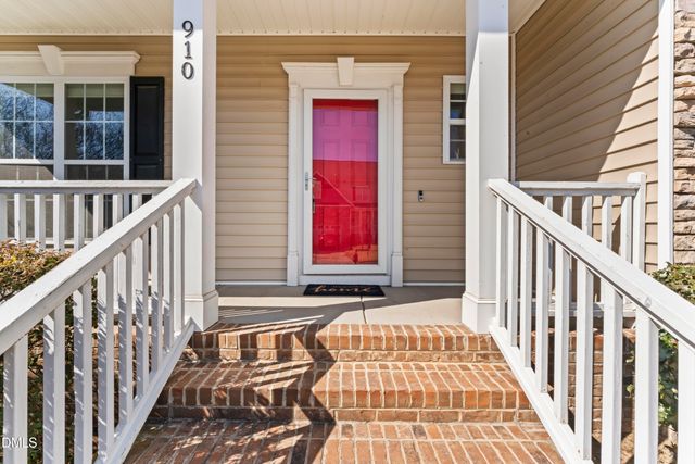 910 Wood Meadow Lane, Durham, NC 27703