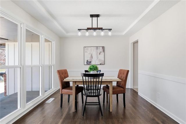 14523 Brentwood Drive, Lenexa, KS 66215