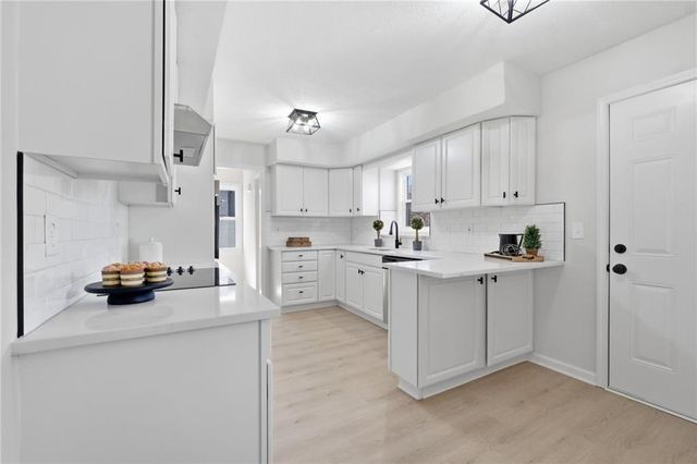 14523 Brentwood Drive, Lenexa, KS 66215