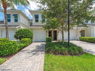 6960 Avalon CIR 803, Naples, FL 34112
