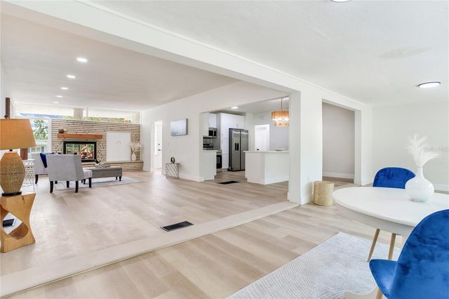 2753 VALENCIA DRIVE, Sarasota, FL 34239