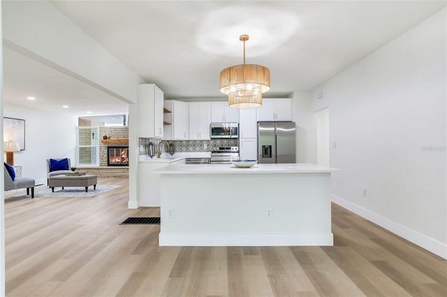 2753 VALENCIA DRIVE, Sarasota, FL 34239