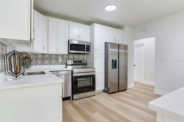 2753 VALENCIA DRIVE, Sarasota, FL 34239