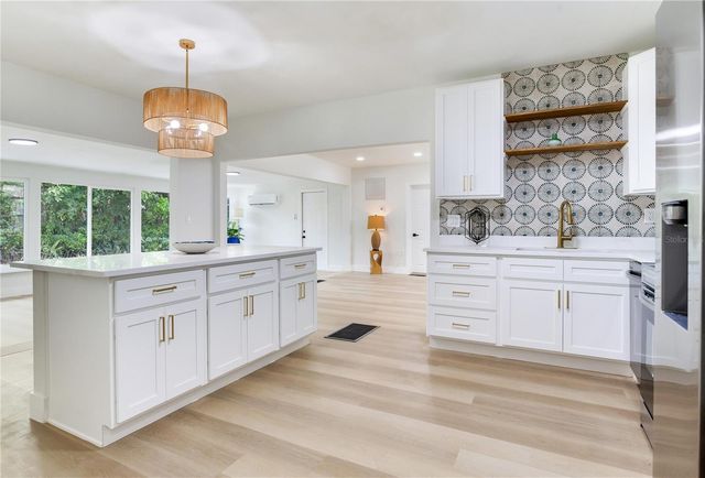2753 VALENCIA DRIVE, Sarasota, FL 34239