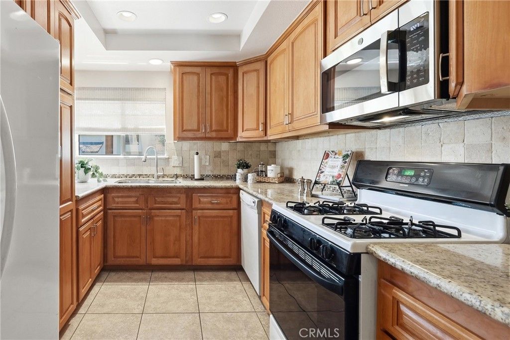 Image 8 of property listing at 854 Endicott, Claremont, CA 91711