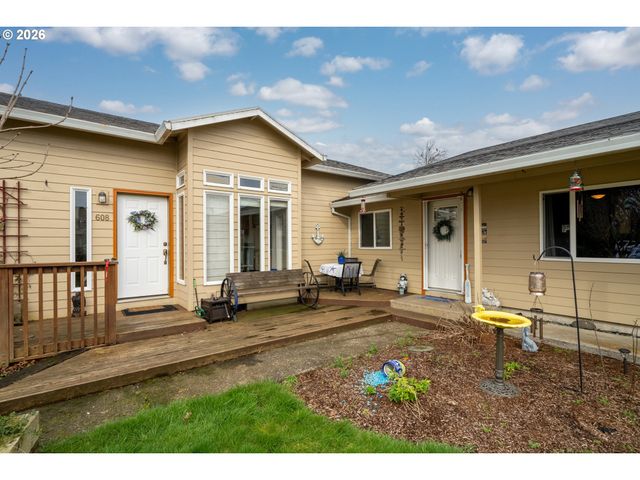 608 COTTONWOOD Ave, Tillamook, OR 97141