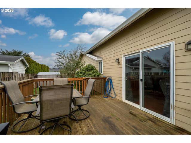 608 COTTONWOOD Ave, Tillamook, OR 97141