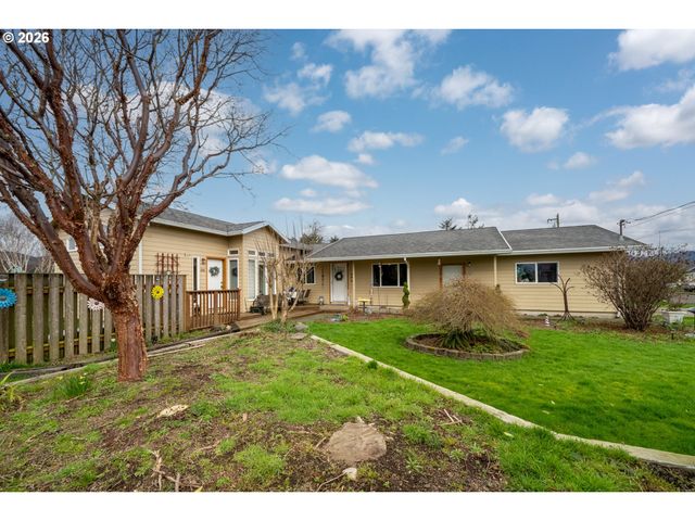 608 COTTONWOOD Ave, Tillamook, OR 97141