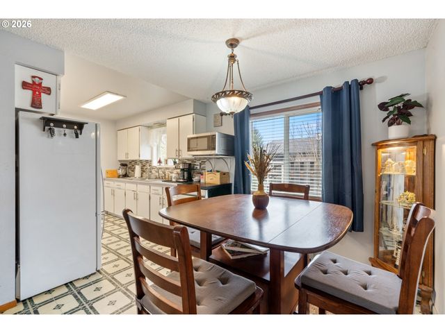 608 COTTONWOOD Ave, Tillamook, OR 97141