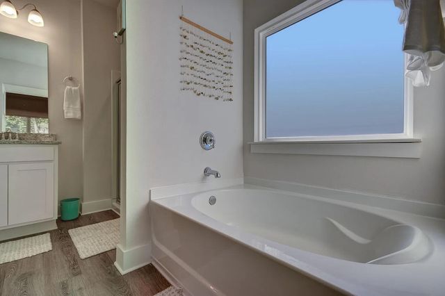 1909 Noleka Court, Navarre, FL 32566