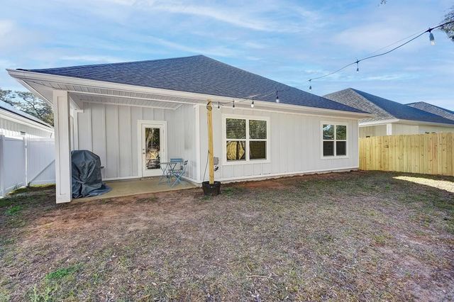 1909 Noleka Court, Navarre, FL 32566