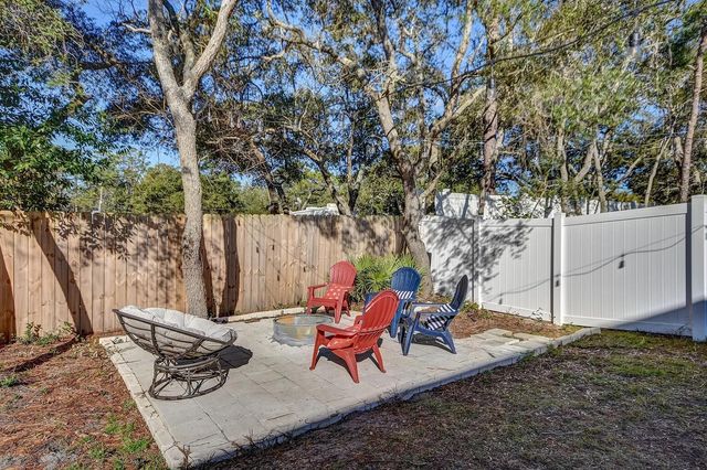 1909 Noleka Court, Navarre, FL 32566