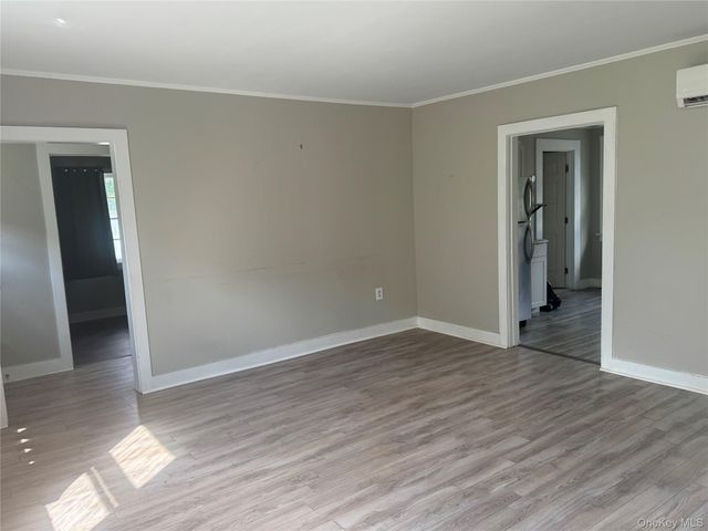 425 Landing Avenue, Smithtown, NY 11787