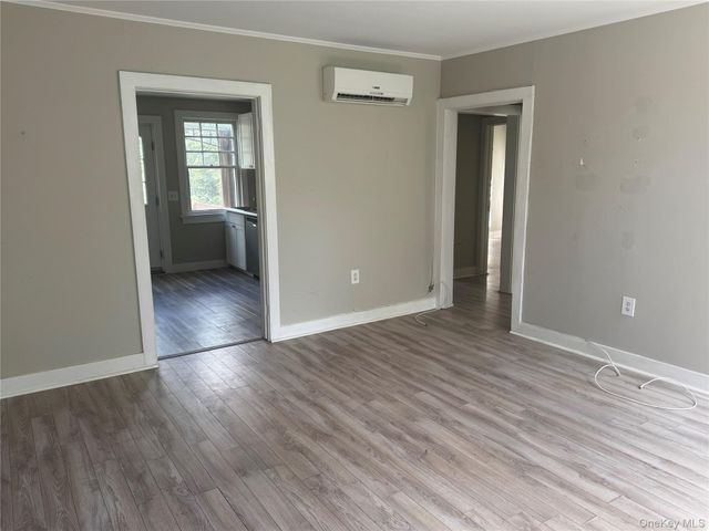 425 Landing Avenue, Smithtown, NY 11787