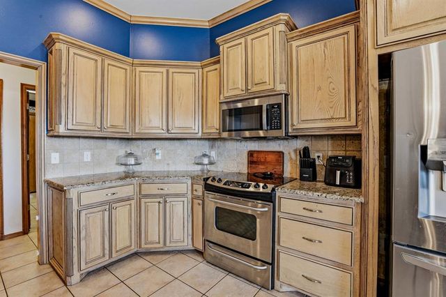 9032 NW 79th Terrace, Yukon, OK 73099