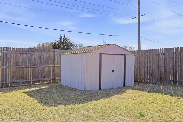 9032 NW 79th Terrace, Yukon, OK 73099