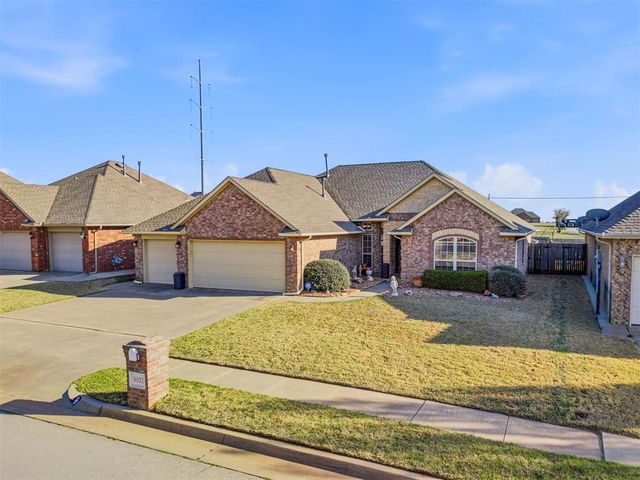 9032 NW 79th Terrace, Yukon, OK 73099