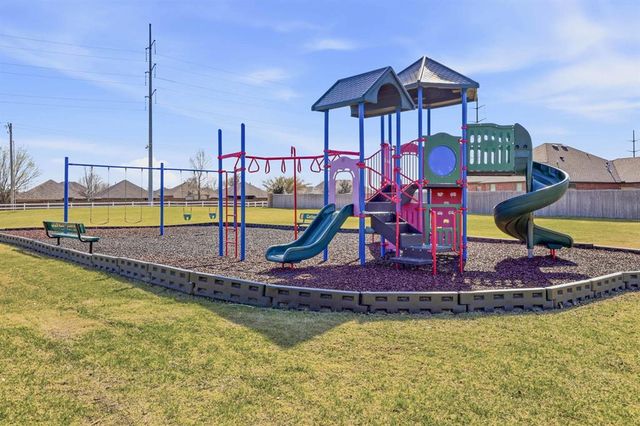 9032 NW 79th Terrace, Yukon, OK 73099