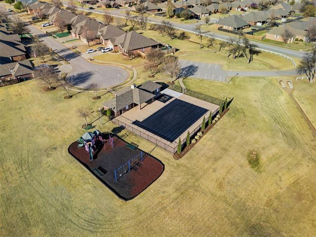 9032 NW 79th Terrace, Yukon, OK 73099