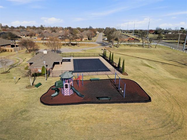 9032 NW 79th Terrace, Yukon, OK 73099