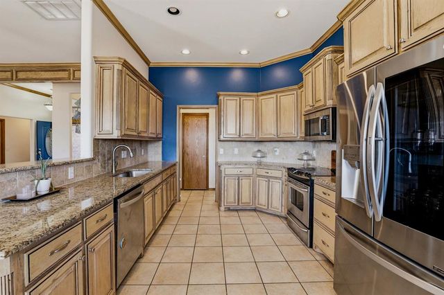 9032 NW 79th Terrace, Yukon, OK 73099